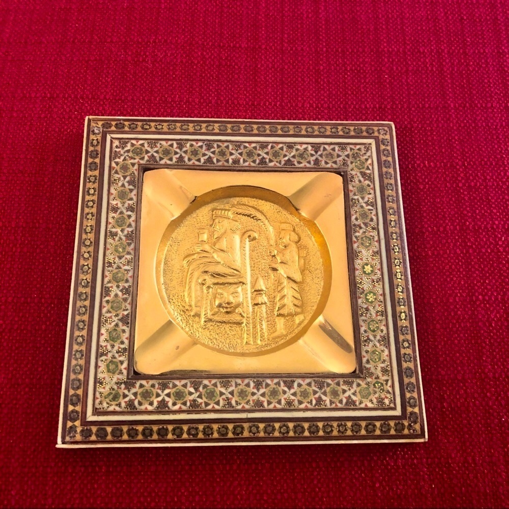 Kings of Persepolis artifact,cigarettes ashtray